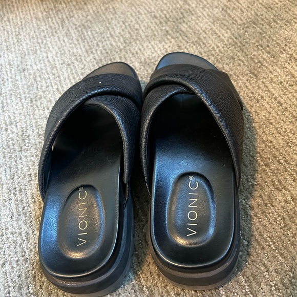 Vionic Vesta slide-on platform sandal - Picture 7 of 8